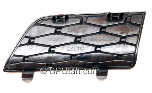 thumbnail image 2 of Land Rover Range Rover L322 2006-2009 Right Front Bumper Grill Cover – OEM DXB500380PUY 2 of 4